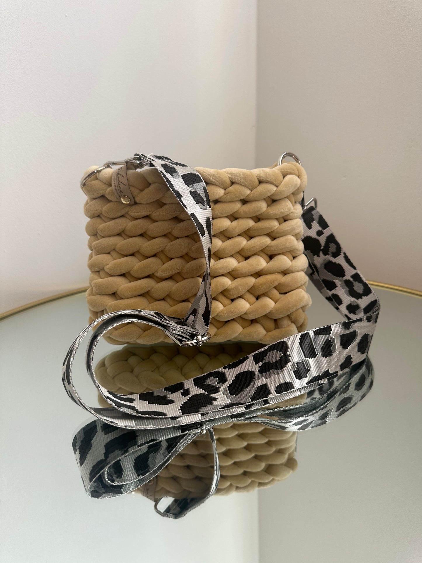 Statement-Tasche - Samt - Softcamel - 22x17cm