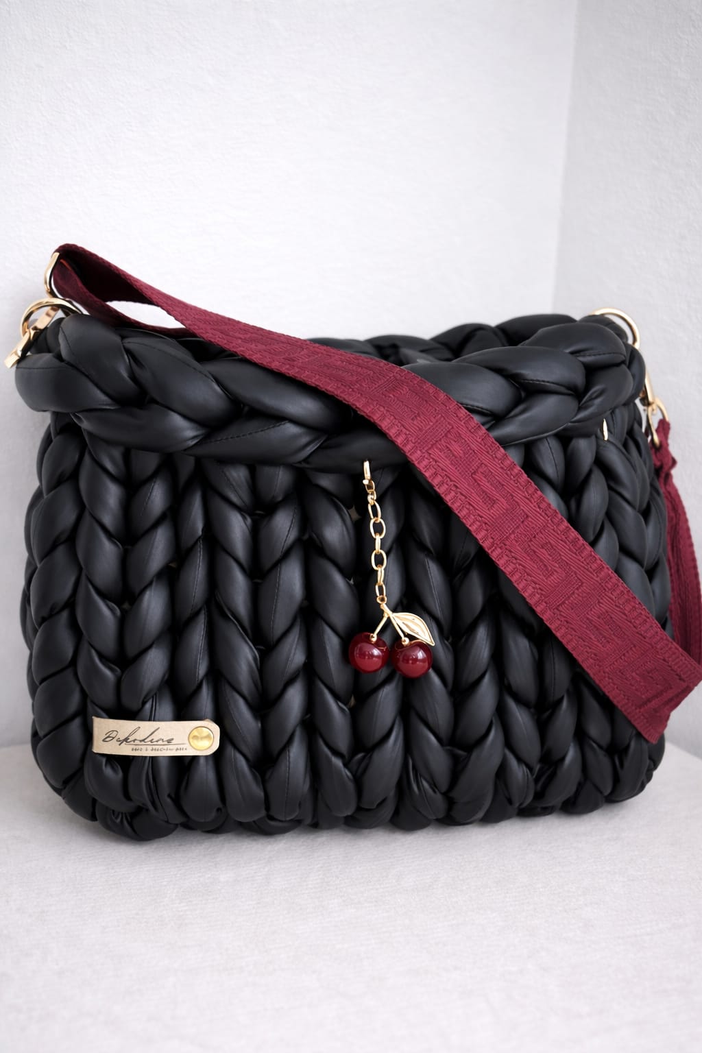 Moderne Umhängetasche handgemacht – Chunky Knit Bag - Leder - Schwarz - 28x21cm