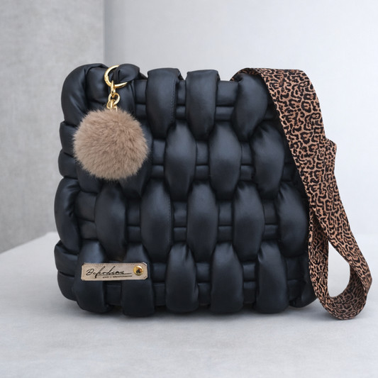 Moderne Umhängetasche handgemacht – Chunky Knit Bag  - Leder - Schwarz - 22x20cm