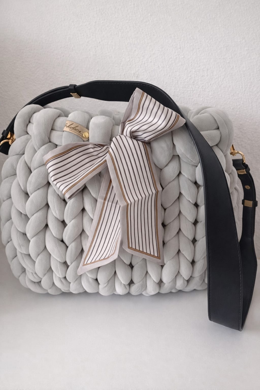 Moderne Shopper-Tasche handgemacht – Chunky Knit Bag  - Samt - Hellgrau - 40x32cm